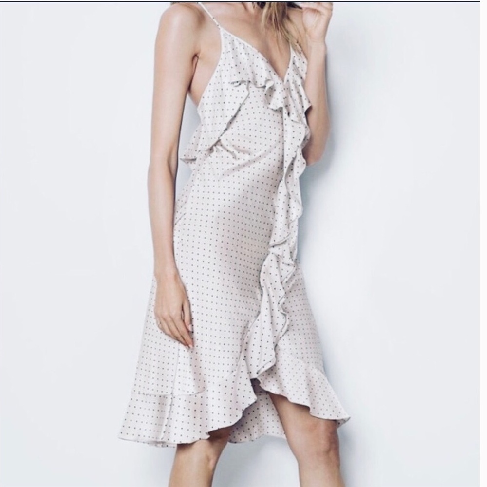 ❗️SOLD❗️Victoria’s Secret polka dots slip dress
